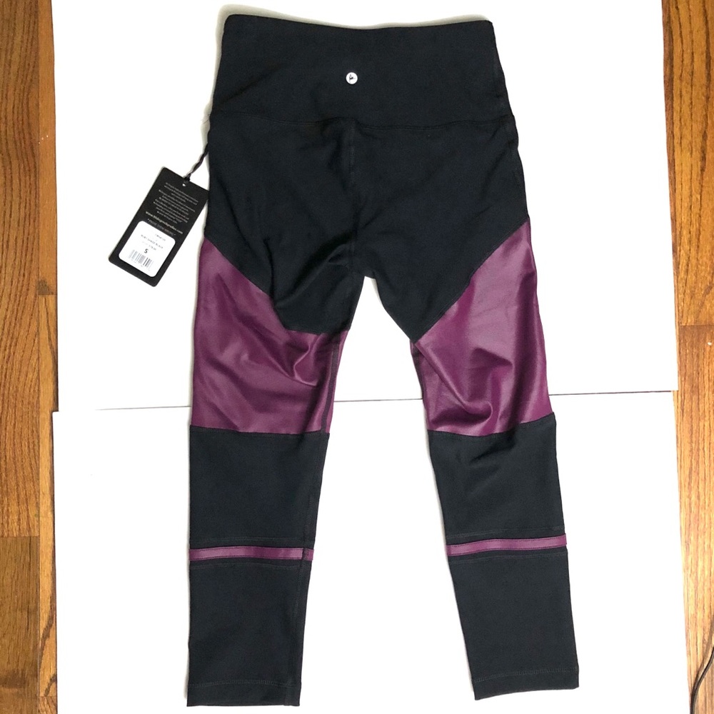 90 Degree yoga capris - Picture 3 of 5